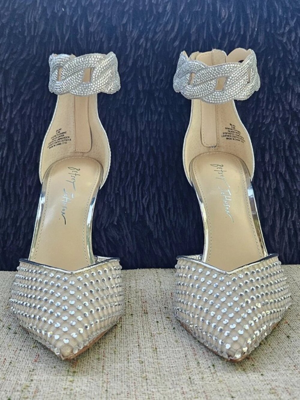 Betsey Johnson Women Pump Sandal Silver RHINESTONE Bridal Heel Shoe Size 8.5M - Picture 4 of 13